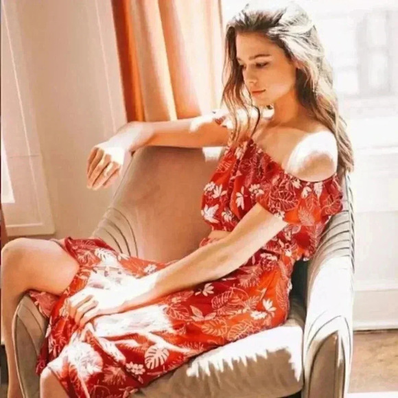 ERIKA 2 PIECE SET - Skirt & Crop Top - Picture 3 of 4